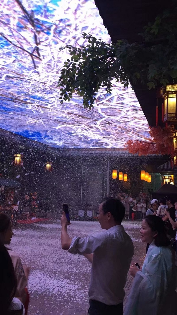 湖南匯彩電子科技有限公司_長沙LED顯示屏生產(chǎn)銷售,顯示屏租賃